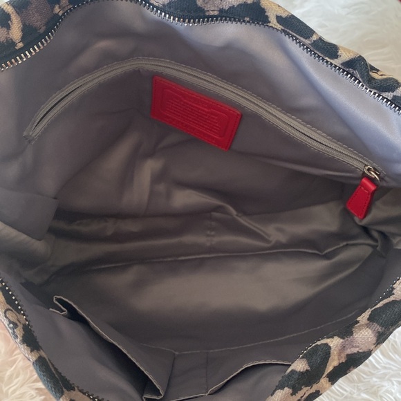 COACH PARK OCELOT PRINT HOBO CROSSBODY BAG preowned. Excellent condition. - Picture 6 of 10